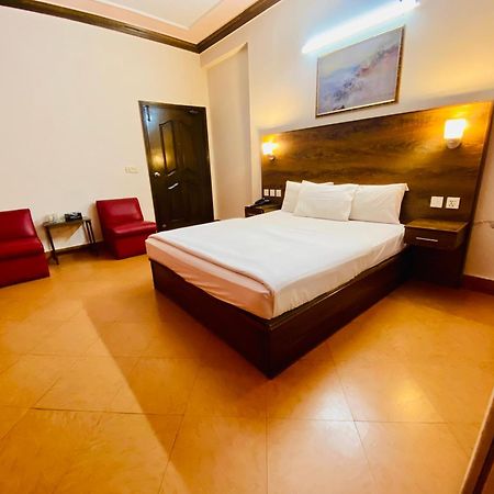 Fiesta Inn Hotel & Resorts Multán Kültér fotó