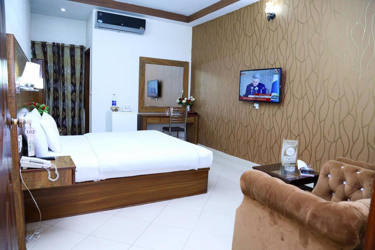 Fiesta Inn Hotel & Resorts Multán Kültér fotó