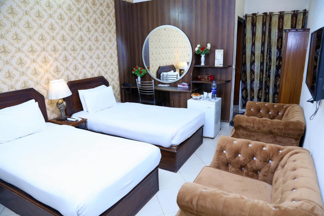 Fiesta Inn Hotel & Resorts Multán Kültér fotó