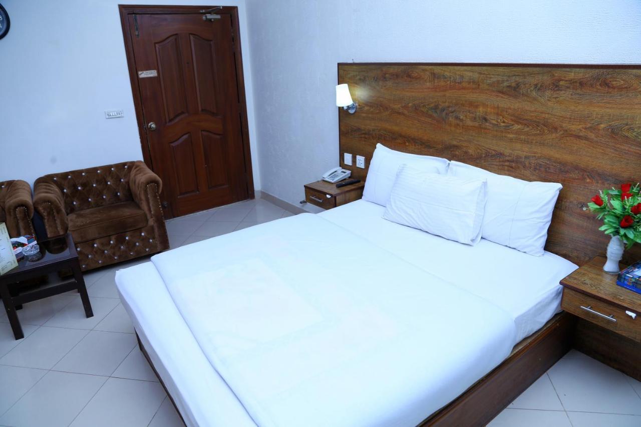 Fiesta Inn Hotel & Resorts Multán Kültér fotó