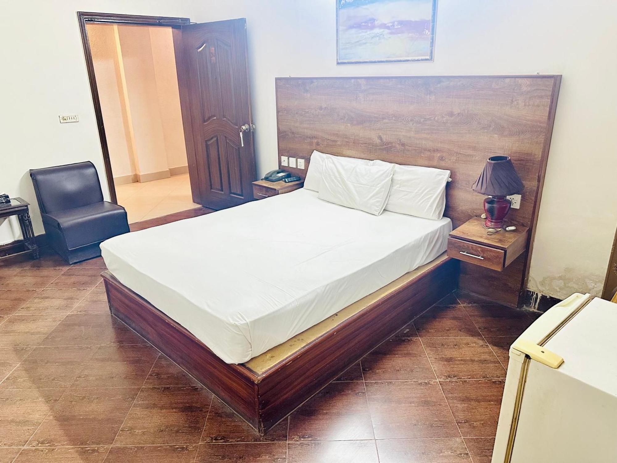 Fiesta Inn Hotel & Resorts Multán Kültér fotó