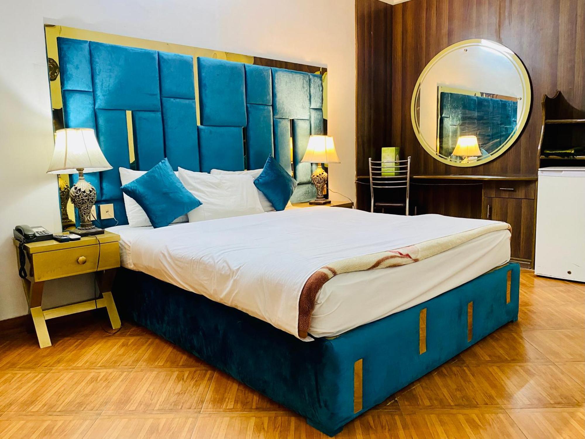 Fiesta Inn Hotel & Resorts Multán Kültér fotó