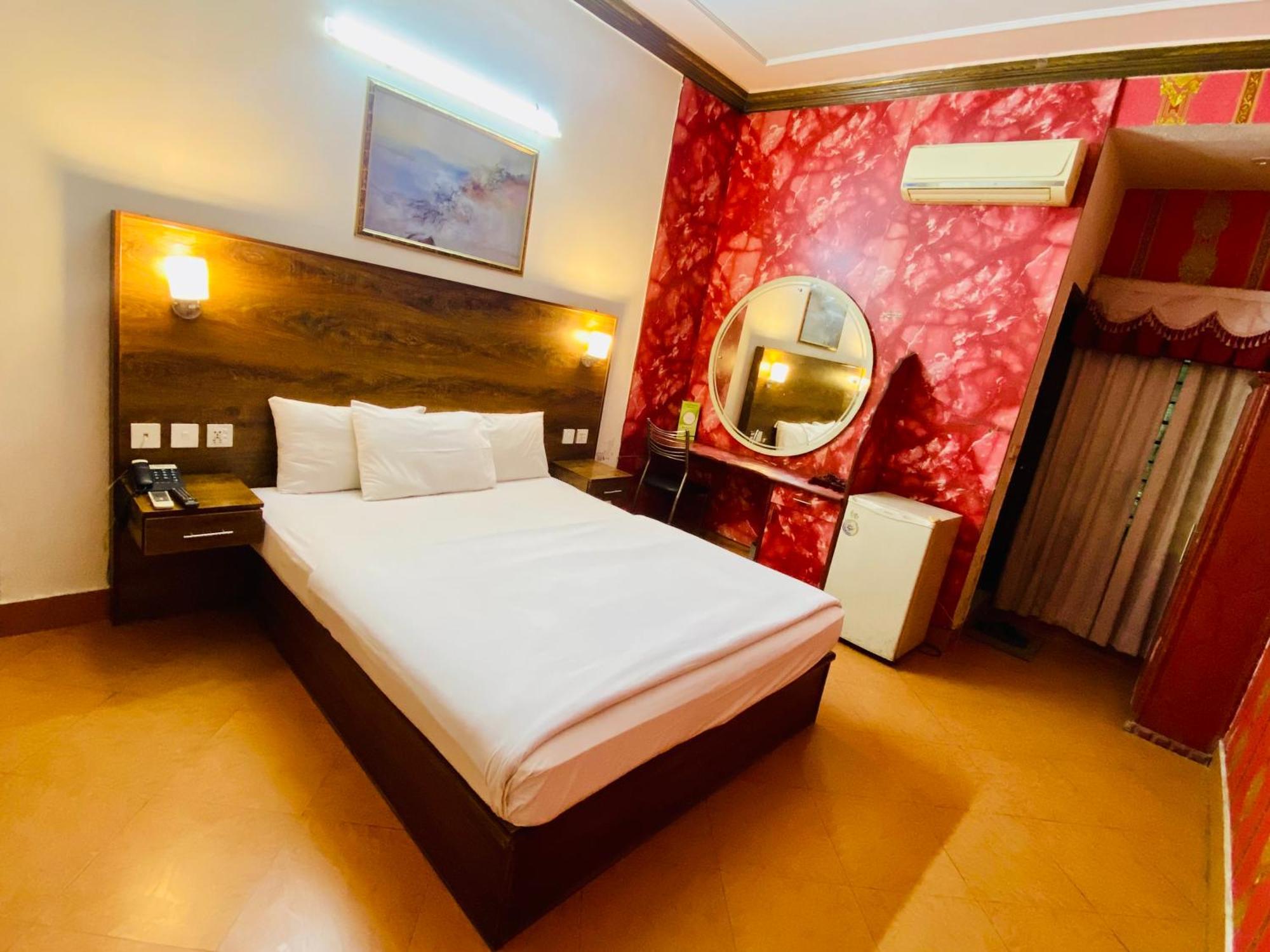 Fiesta Inn Hotel & Resorts Multán Kültér fotó
