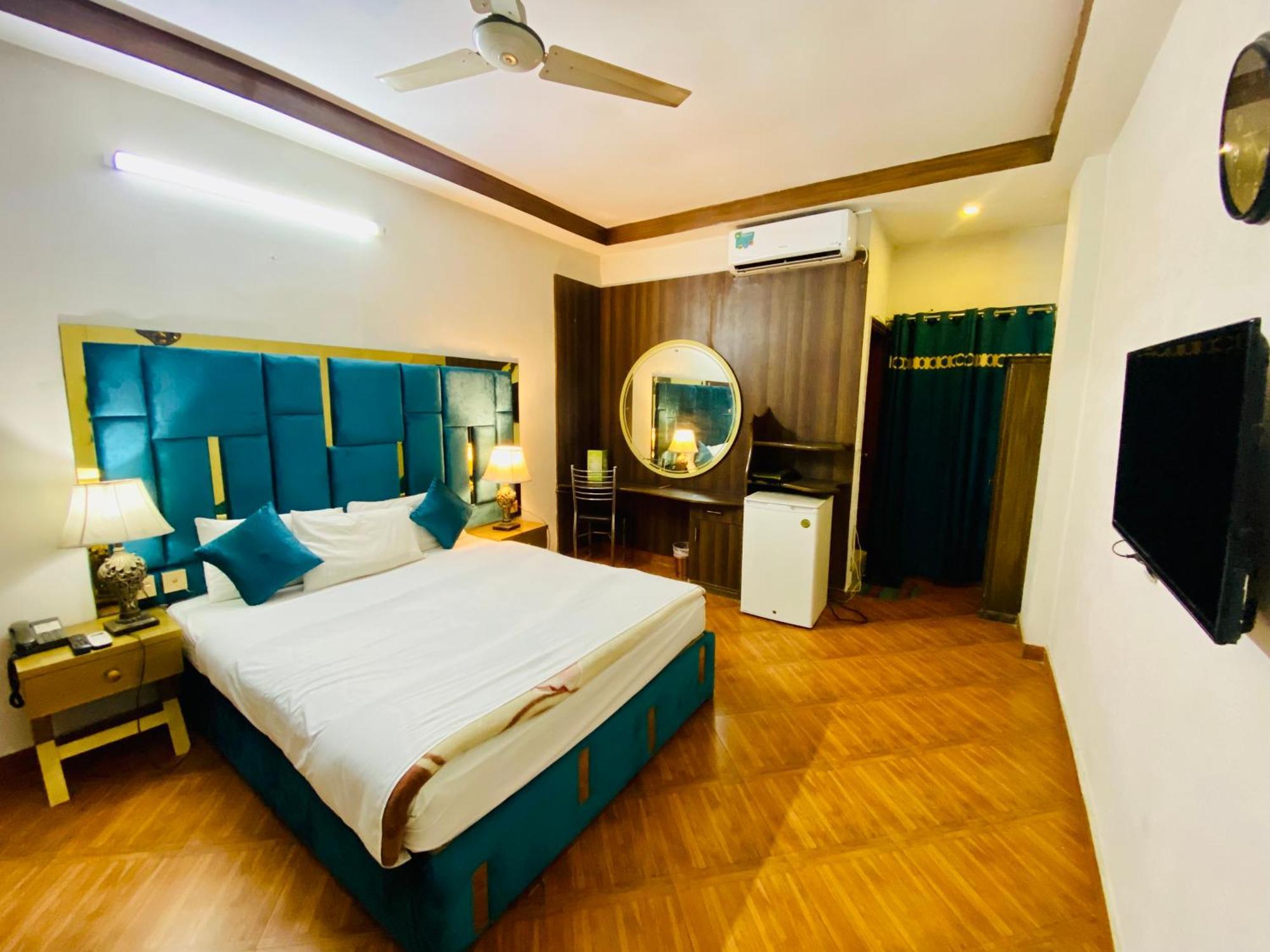 Fiesta Inn Hotel & Resorts Multán Kültér fotó