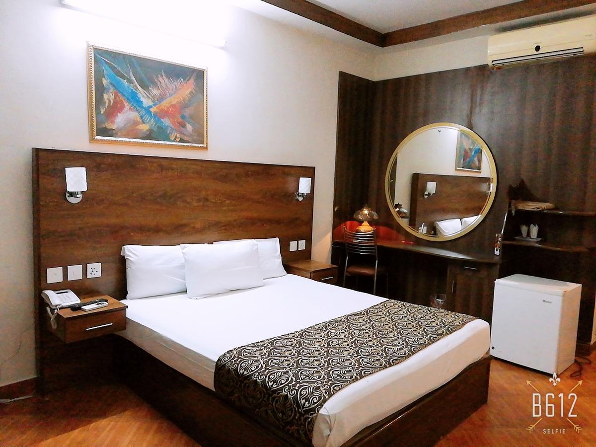 Fiesta Inn Hotel & Resorts Multán Kültér fotó