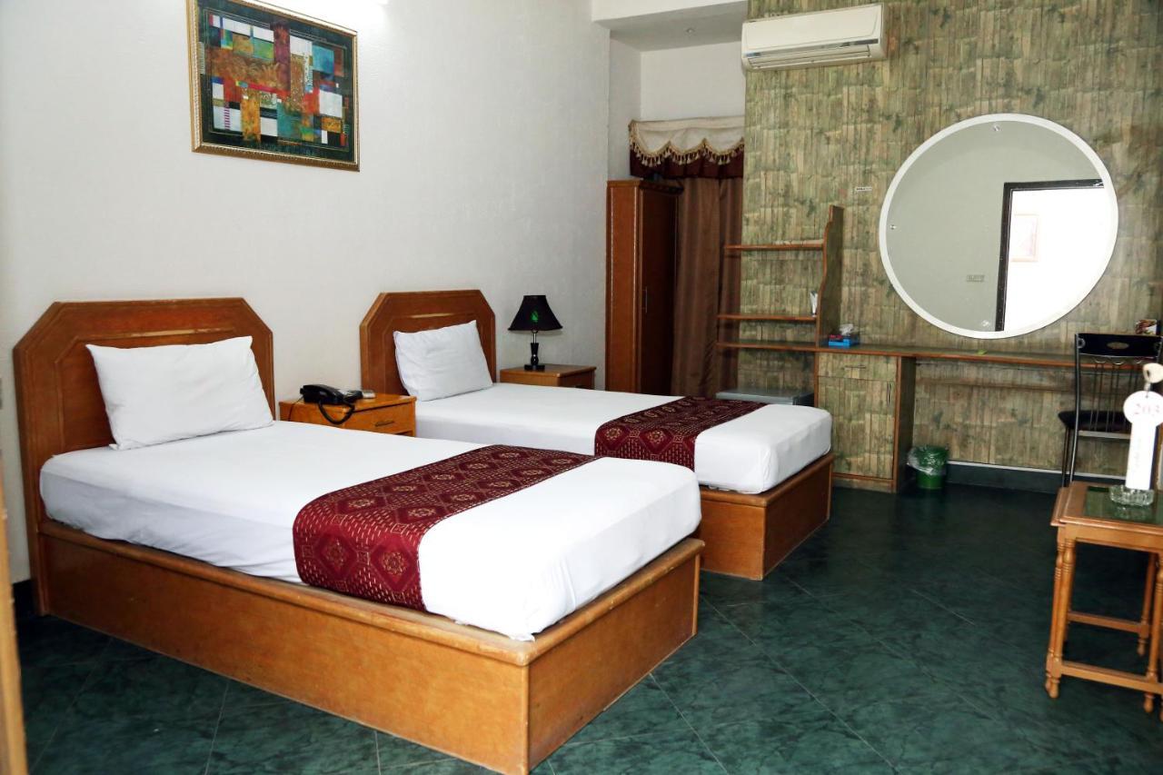 Fiesta Inn Hotel & Resorts Multán Kültér fotó